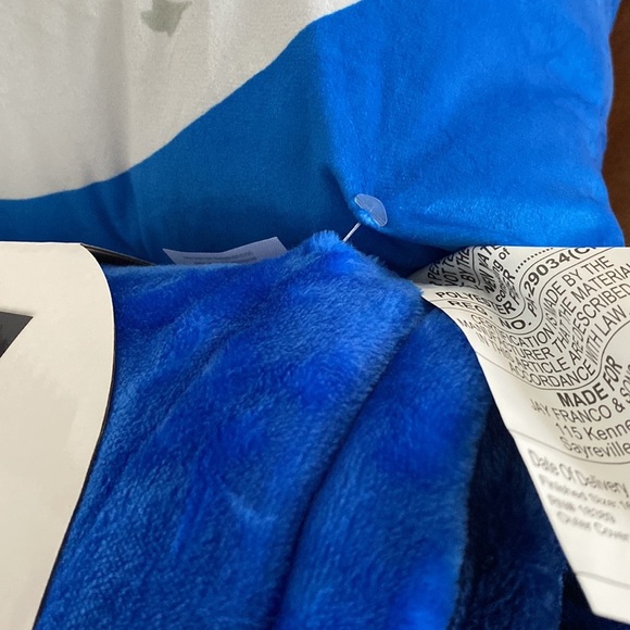 Star Wars Mandalorian Character Pillow and Oversized Throw - Picture 12 of 12